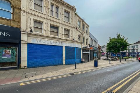 Property to rent, Market Place, Dewsbury