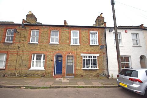 2 bedroom terraced house to rent, Warwick Road, Twickenham