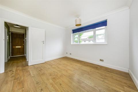 2 bedroom flat for sale, Manor Road, Twickenham