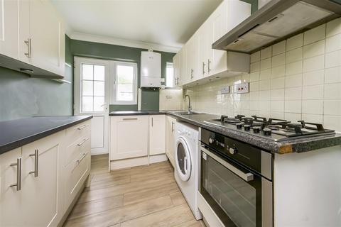 2 bedroom flat for sale, Manor Road, Twickenham