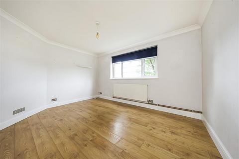 2 bedroom flat for sale, Manor Road, Twickenham