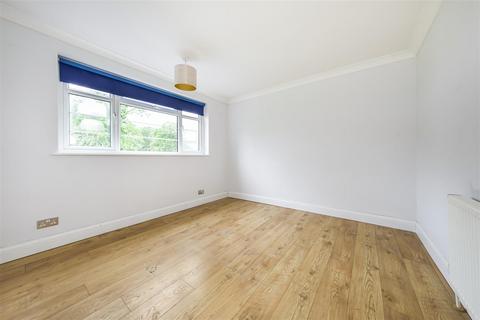 2 bedroom flat for sale, Manor Road, Twickenham