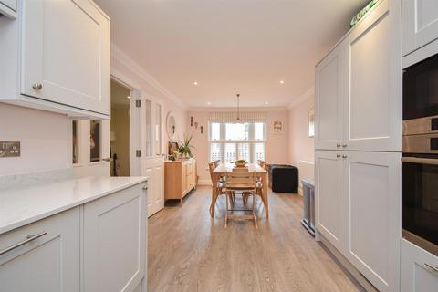 4 bedroom terraced house for sale, Archery Road, St Leonards-on-sea