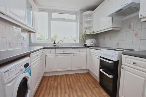 2 bedroom flat for sale, Boreham Holt, Elstree