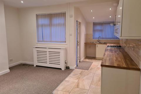 2 bedroom terraced house to rent, Johnson Street, Manchester M46