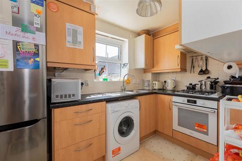 2 bedroom flat for sale, Chalvey Grove, Slough