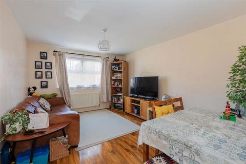 2 bedroom flat for sale, Chalvey Grove, Slough
