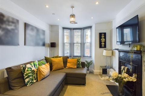 5 bedroom end of terrace house for sale, Charles Street, Brighton