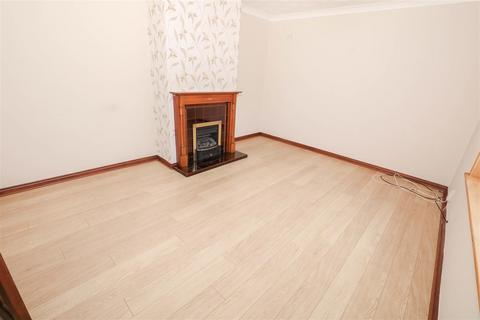 3 bedroom terraced house for sale, Tiel Path, Glenrothes