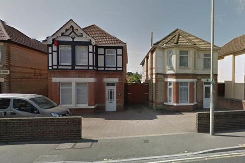 Studio to rent, Ashley Road, Parkstone, Poole