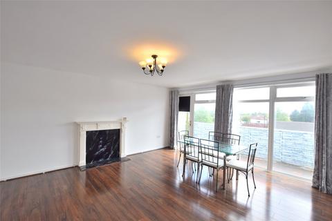 2 bedroom apartment to rent, Moorside Court, Cowgate, NE5