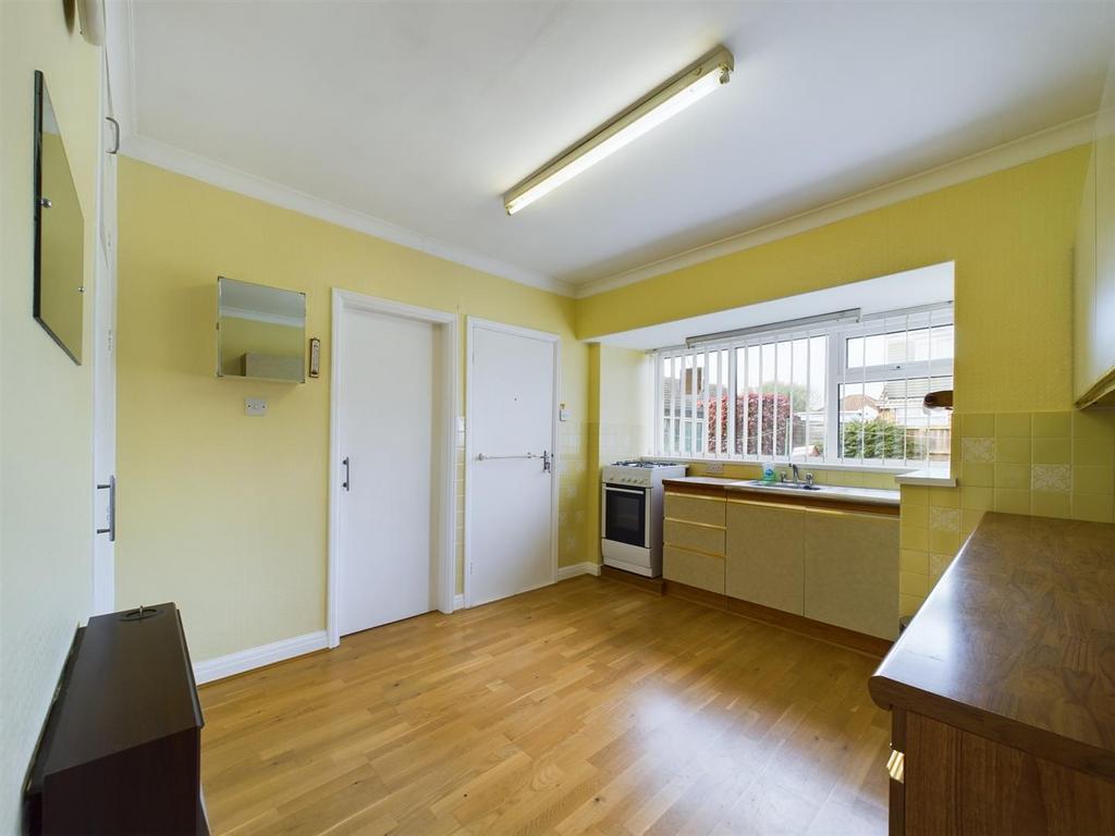 Kitchen: