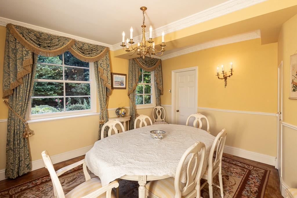 Dining room.jpg