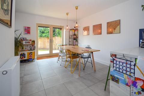 23 Fraser Way, Wakefield, WF1 2ZF