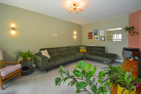 23 Fraser Way, Wakefield, WF1 2ZF