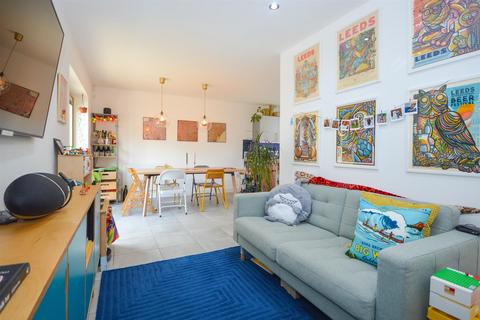 23 Fraser Way, Wakefield, WF1 2ZF