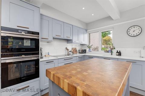 3 bedroom house for sale, Richmond Road, Brighton