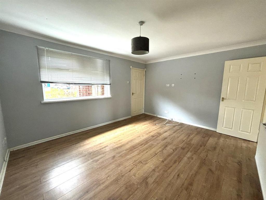 Lounge3.jpg