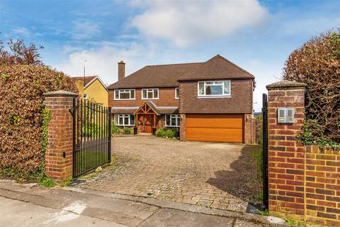 6 bedroom house to rent, Pewley Hill, Guildford GU1