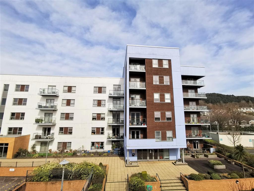 Mariners court ext.jpg