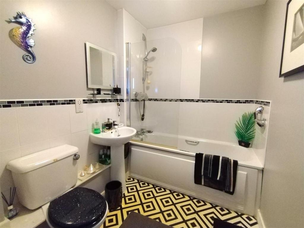 Bathroom.jpg