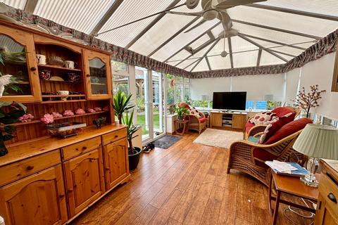 2 Holcutt Close, Wootton, Northampton, NN4 6AE