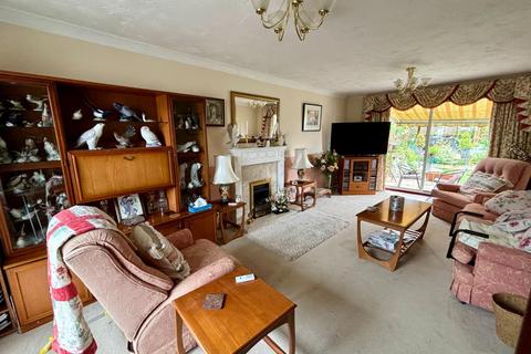 2 Holcutt Close, Wootton, Northampton, NN4 6AE