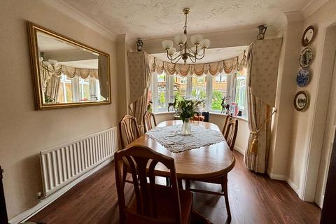 2 Holcutt Close, Wootton, Northampton, NN4 6AE