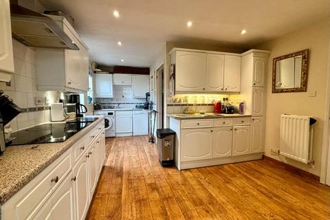 2 Holcutt Close, Wootton, Northampton, NN4 6AE