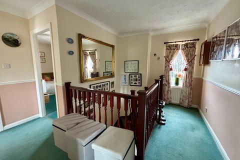 2 Holcutt Close, Wootton, Northampton, NN4 6AE