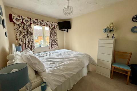 2 Holcutt Close, Wootton, Northampton, NN4 6AE