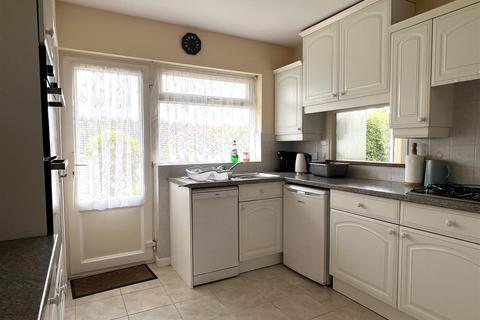 25 Edinburgh Close, Carlyon Bay, St Austell, PL25 3PN