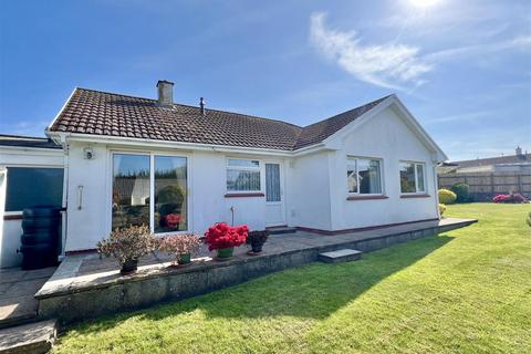 25 Edinburgh Close, Carlyon Bay, St Austell, PL25 3PN