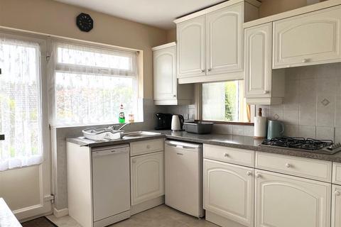 25 Edinburgh Close, Carlyon Bay, St Austell, PL25 3PN