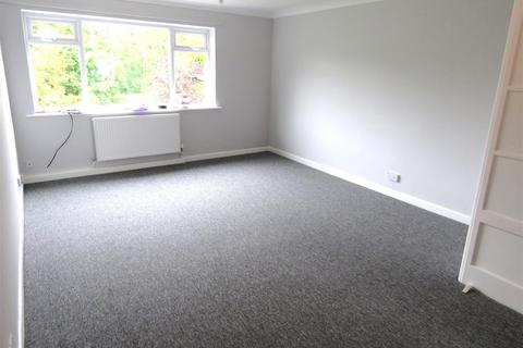 2 bedroom flat to rent, Talbot Avenue, Bournemouth