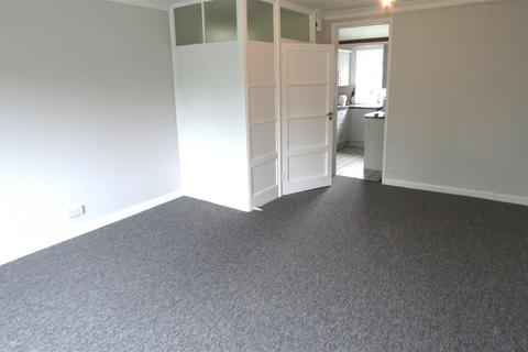 2 bedroom flat to rent, Talbot Avenue, Bournemouth