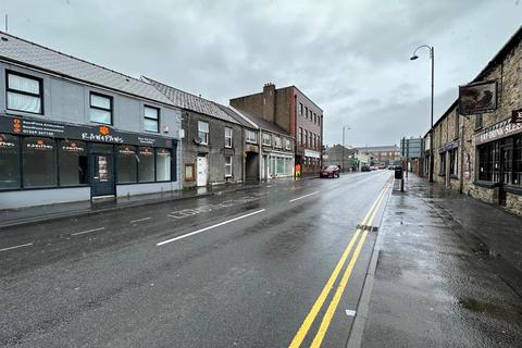 Retail property (high street) to rent, Wind Street, Ammanford