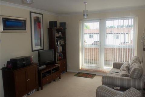 2 bedroom flat to rent, Carwood Road, Bramcote, NG9 3BW