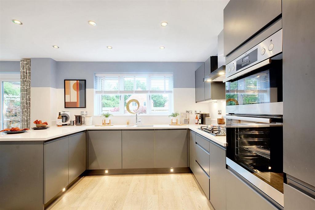 Kitchen 2.jpeg