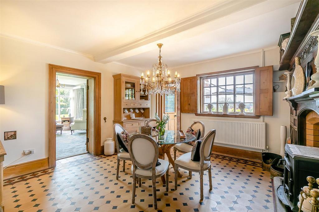 8599223-interior23.jpg