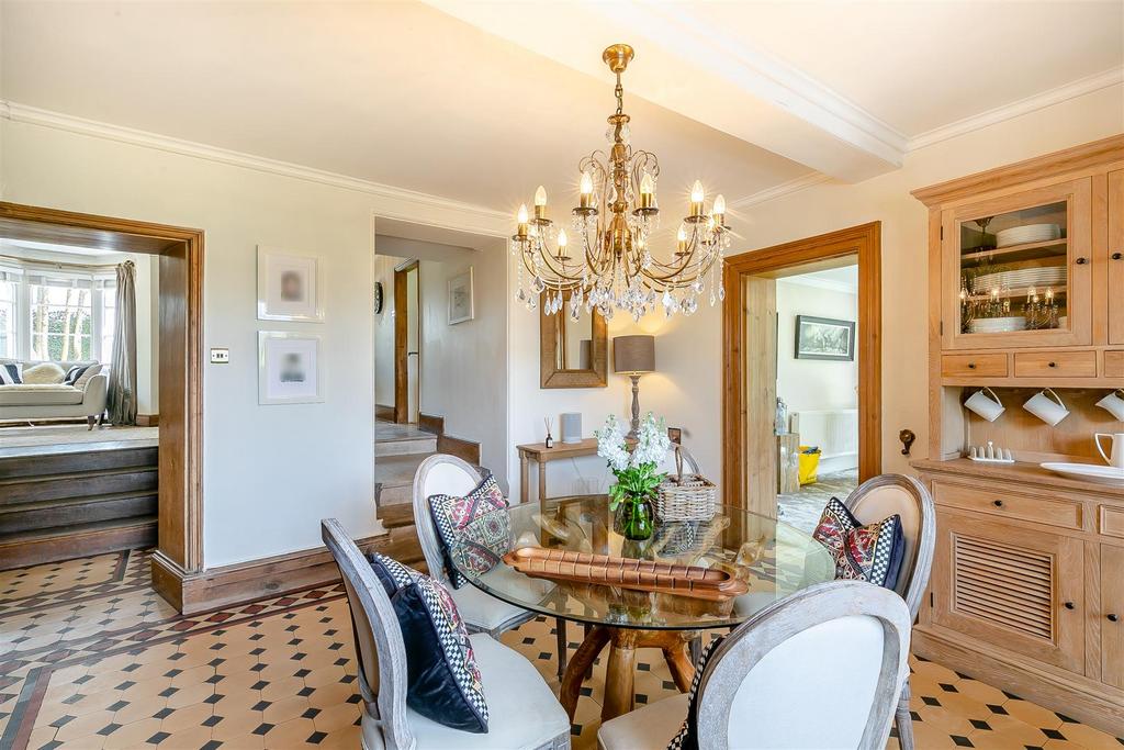 8599223-interior22.jpg