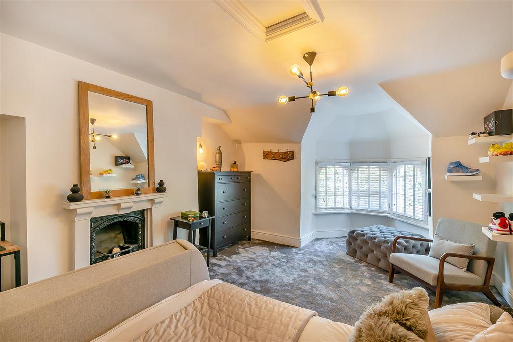 8599223-interior43.jpg