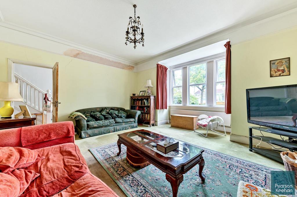 45 Langdale Gardens, BN3 4 HL (6).jpg