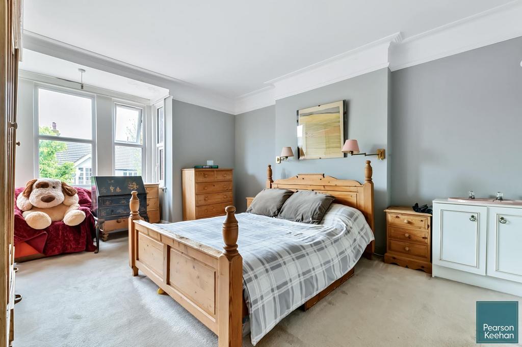 45 Langdale Gardens, BN3 4 HL (17).jpg