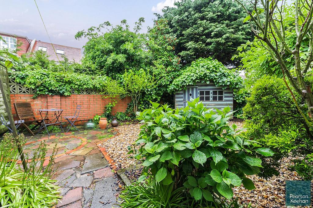 45 Langdale Gardens, BN3 4 HL (21).jpg