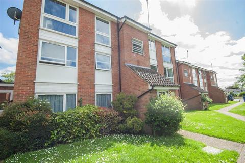 2 bedroom apartment for sale, Rembrandt Grove, Springfield, Chelmsford