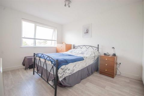 2 bedroom apartment for sale, Rembrandt Grove, Springfield, Chelmsford