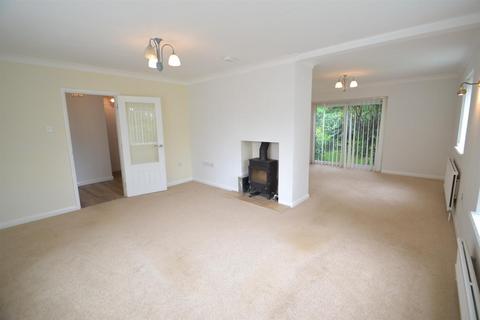 3 bedroom detached house to rent, Uplands Park, Sheringham