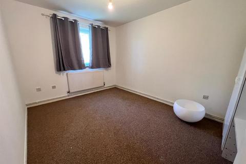 2 bedroom flat for sale, Gurney Close, Barking