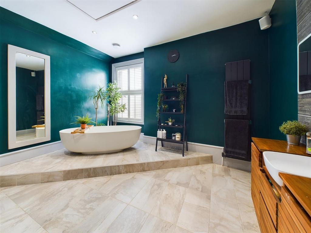Bath 1.jpg